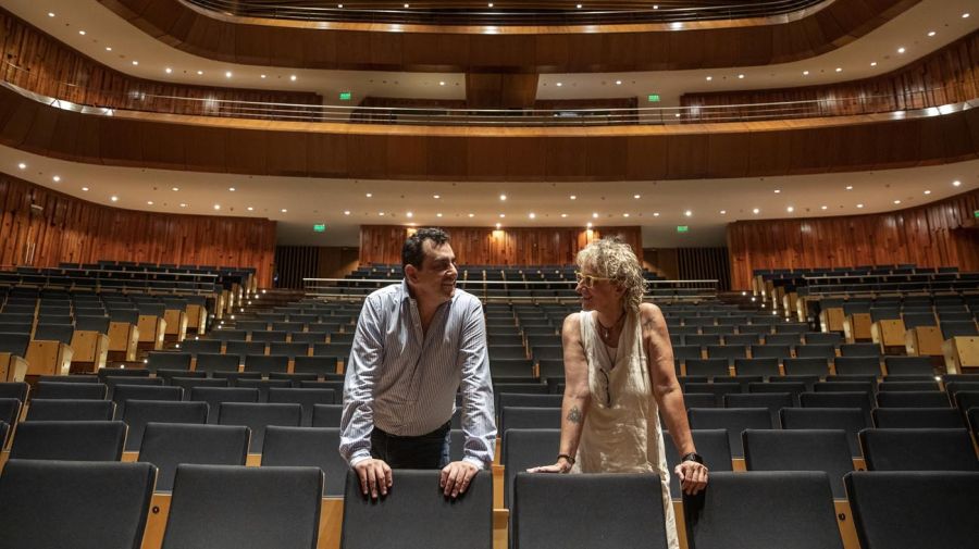 Leonardo Cifelli (Sec. de Cultura) y Valeria Ambrosio (directora del cck)