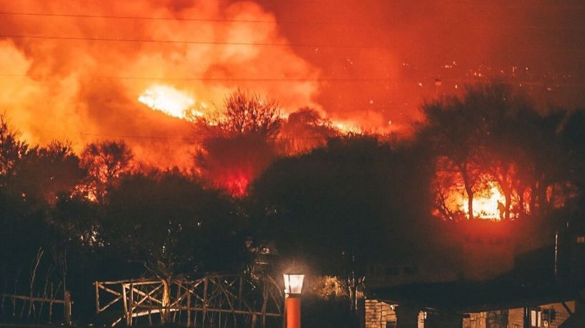 Incendios cerca de las viviendas en Capilla del Monte