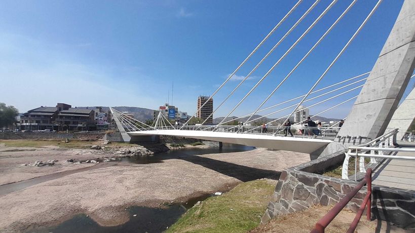 El rio de Carlos Paz seco