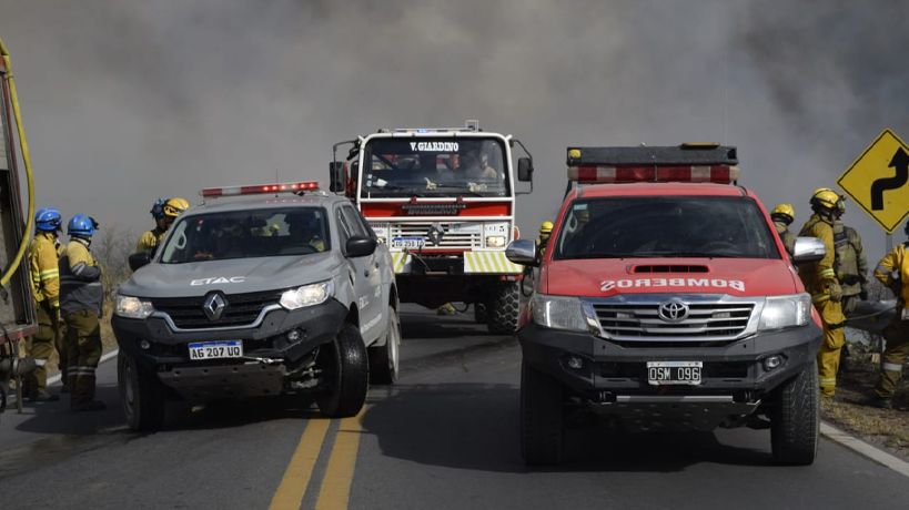 Vehiculos de la provincia para combatir los incendios