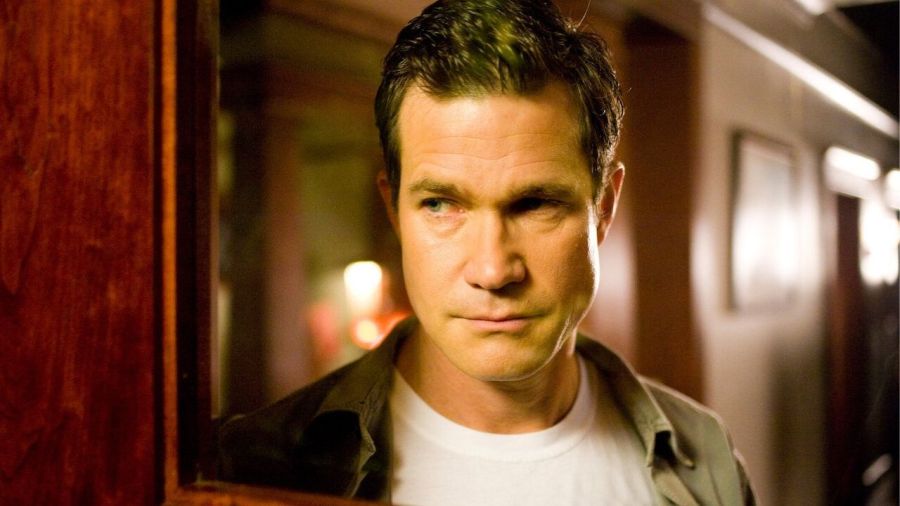 Dylan Walsh interpreta a Jerry Stewart