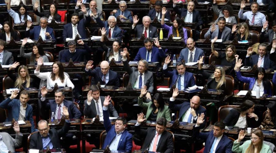 Diputados debaten en el Congreso la Boleta Única de Papel