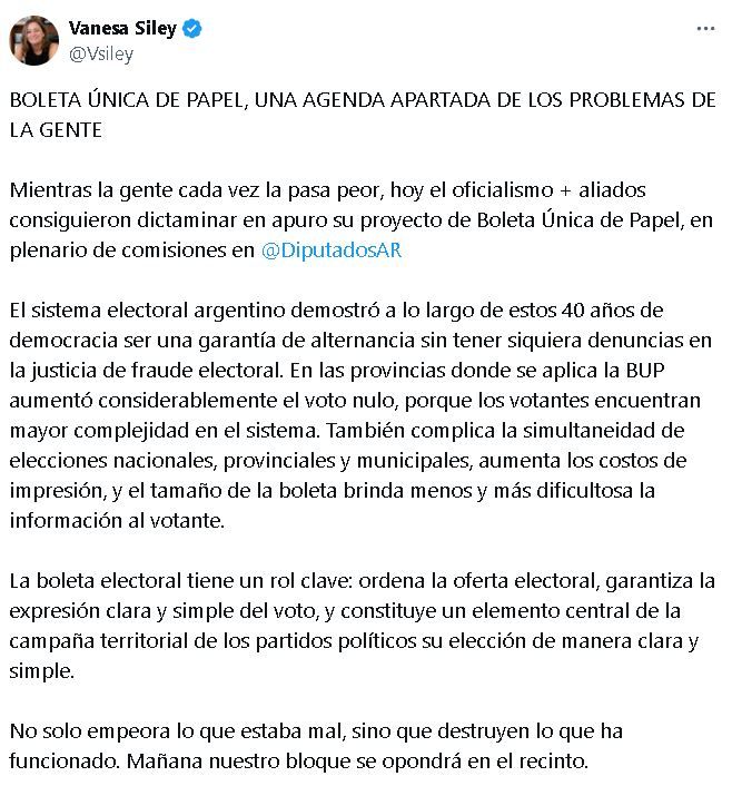 Twit Siley sobre Boleta Única de Papel