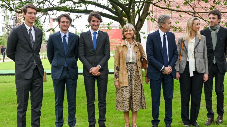 Alexandre Arnault, Frédéric Arnault, Jean Arnault, Hélène Mercier-Arnault, Bernard Arnault, Delphine Arnault y Antoine Arnault