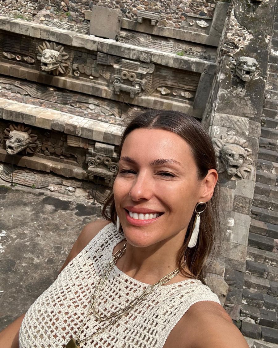 Pampita tiene el look tejido ideal para los días de playa