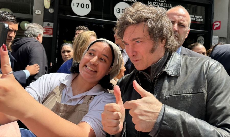 Javier Milei visitó el local que refugió al streamer Fran Fijap 20241010