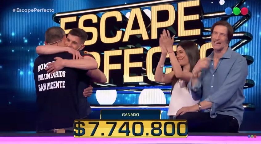 Los dos bomberos ganaron en Escape Perfecto y generaron emoción en el estudio 3