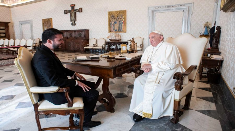 20241011 El Papa Francisco recibió al secretario de Culto de Javier Milei en el Vaticano, Nahuel Sotelo