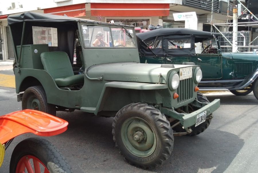 Autos Antiguos en Lanus oeste 2024