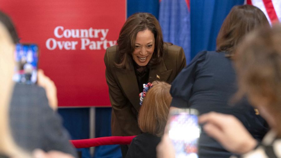 Kamala Harris, en un acto demócrata en Arizona.