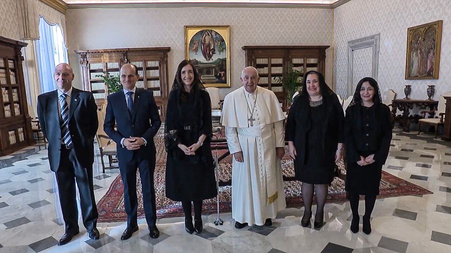 Victoria Villarruel con el Papa Francisco