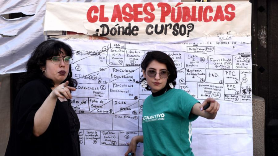 Clase pública por tomas en universidades