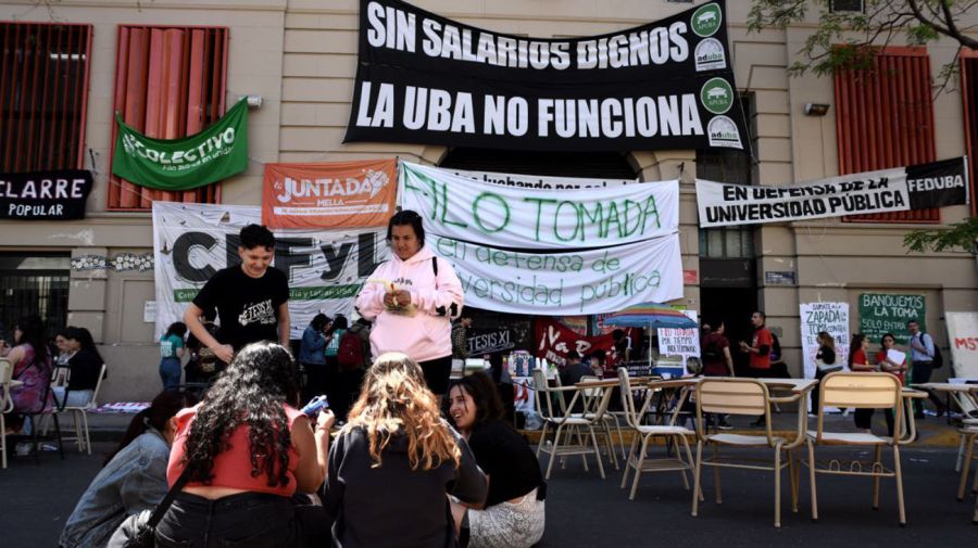 Clase pública por tomas en universidades