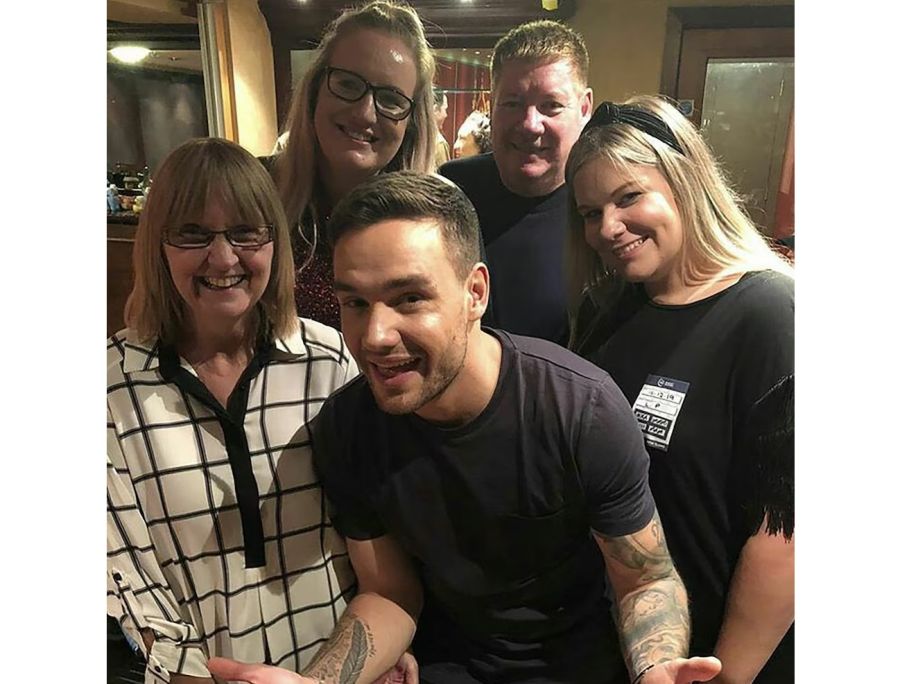 Liam Payne junto a su familia