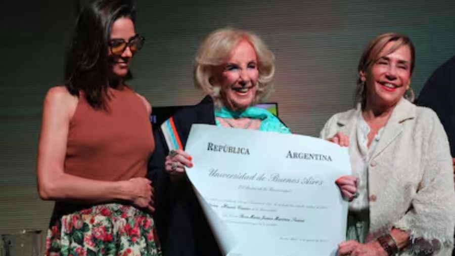 Mirtha Legrand junto a Juana Viale y Marcela Tinayre