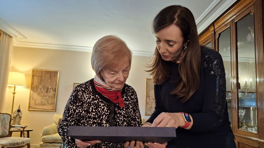 Victoria Villarruel con Isabel Martínez de Perón