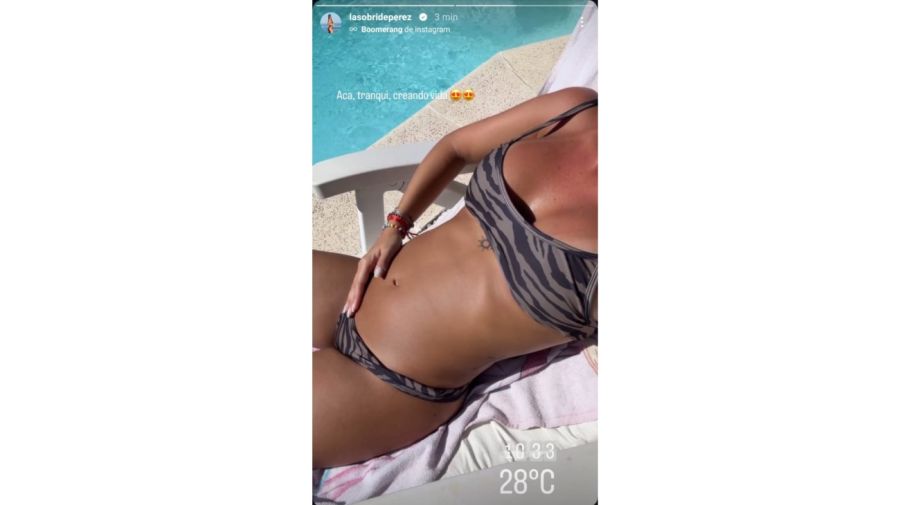 Sol Pérez lució su pancita en bikini