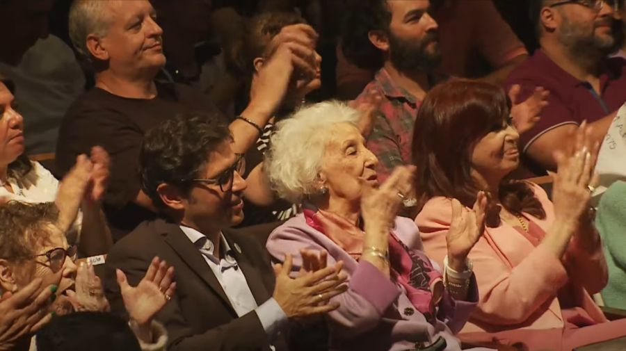 20241023 Axel Kicillof y Cristina Kirchner en el acto aniversario de las Abuelas de Plaza de Mayo