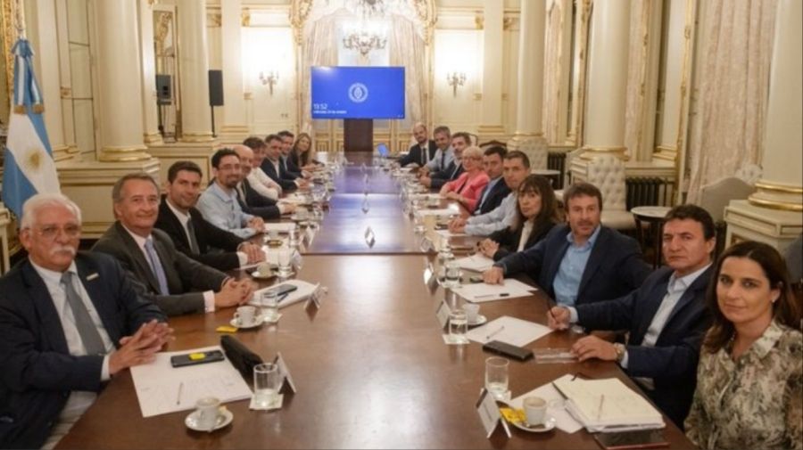 Reunión del radicalismo con el oficialismo, PRO y MID 20241023