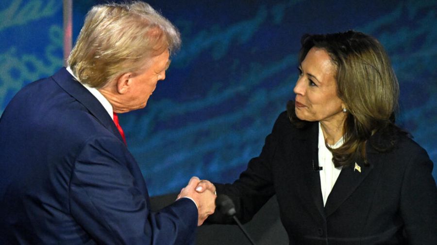 Kamala Harris y Donald Trump están parejos en las encuestas.