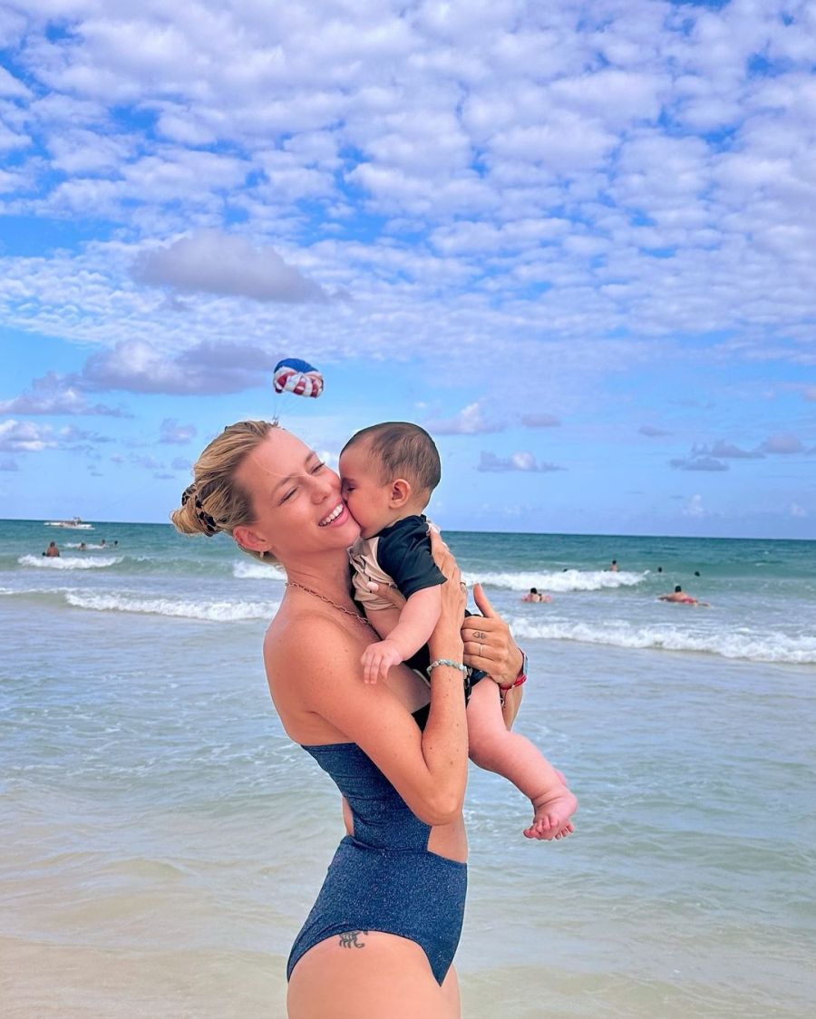 Nicole Neumann y su familia de vacaciones