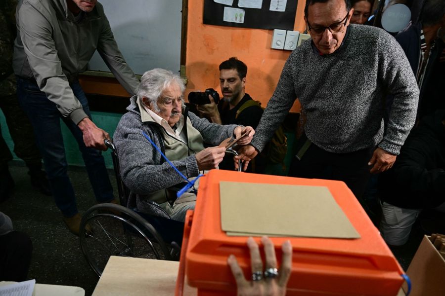 Pepe Mujica votó en Uruguay