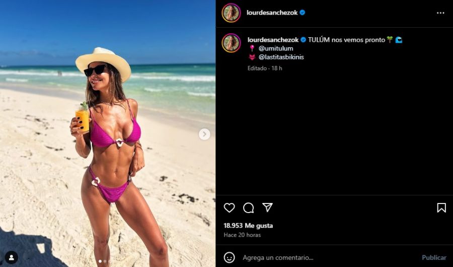 Lourdes Sánchez con su microbikini fucsia con arandelas 4