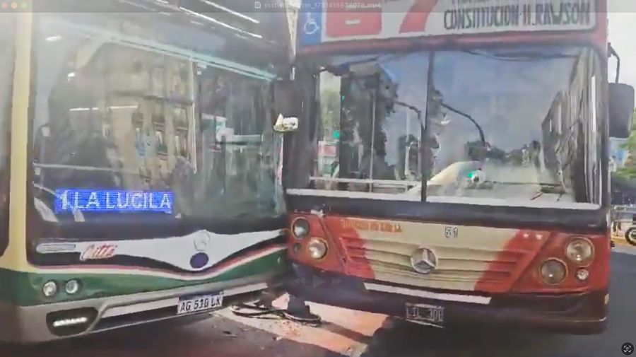 Choque entre dos ómnibus en Santa Fe y 9 de Julio, Ciudad de Buenos Aires