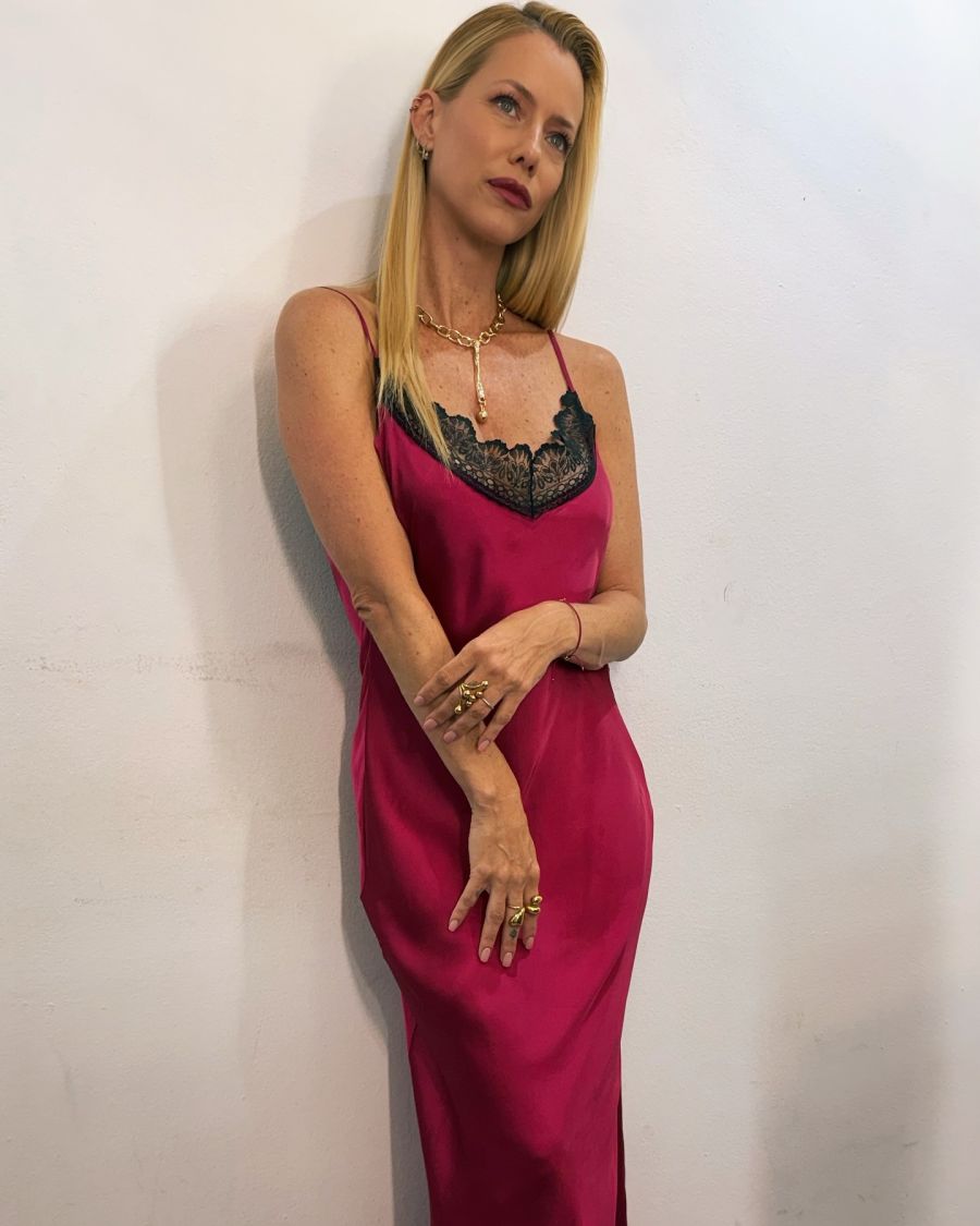 Nicole Neumann deslumbró con un vestido lencero con el color que será tendencia