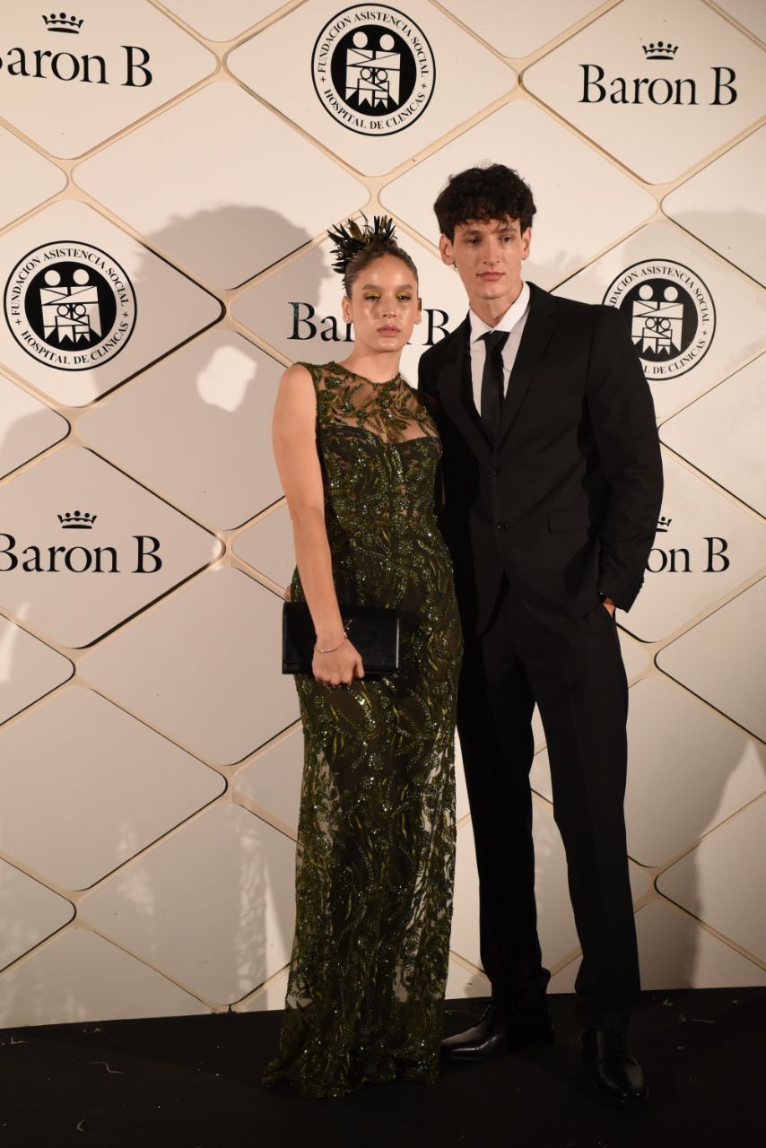 Todos los looks del evento de Baron B, la gala a puro glamour y solidaridad 