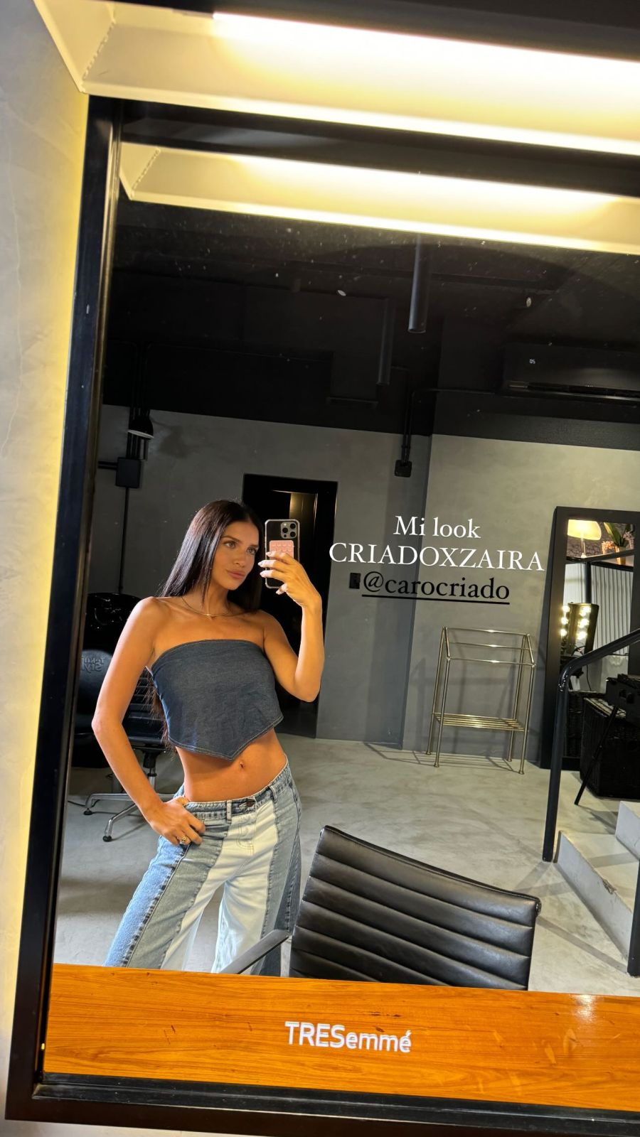 El look total denim de Zaira Nara que impone tendencia