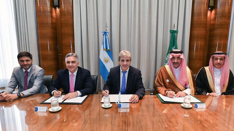 Firma de acuerdo con Fondos Saudí para el acueducto