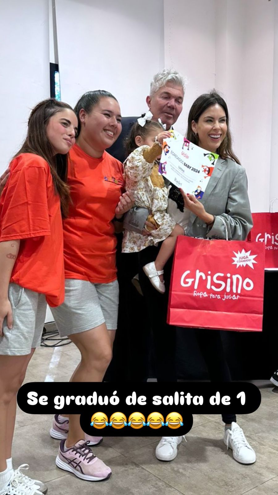 El festejo de Sarah Burlando, tras terminar la primera etapa del jardín