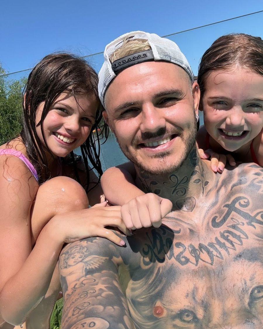 Mauro Icardi con sus hijas