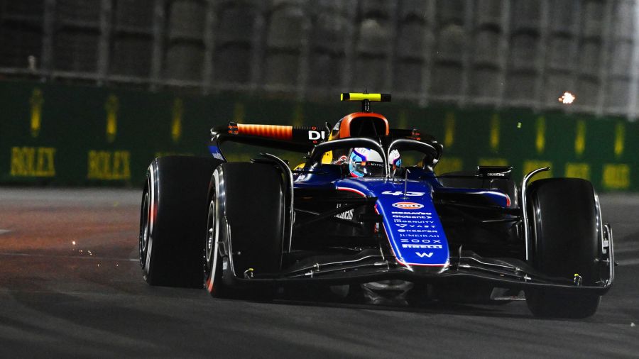 Fotogaleria Franco Colapinto de Argentina conduce el Williams FW46 Mercedes durante el Gran Premio de Fórmula 1 de Las Vegas