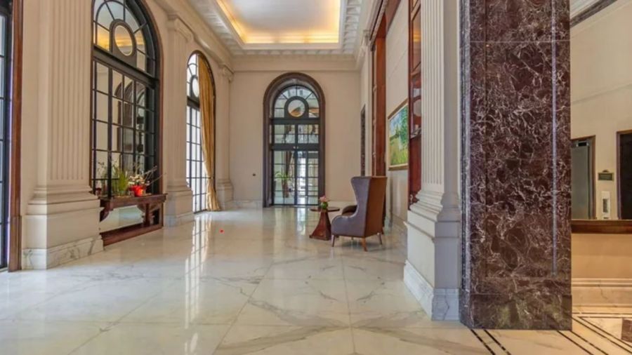 Quieren declarar a L-Gante como persona no grata en el Chateau Libertador