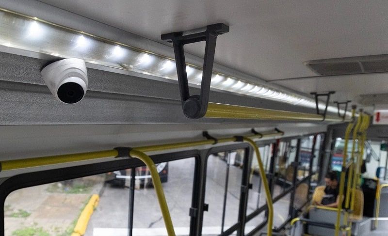 Modernizan los buses porteños