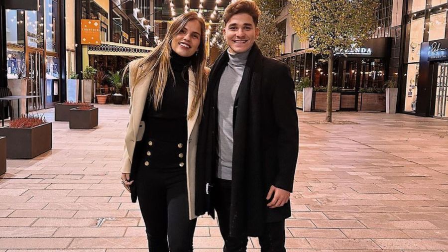 Julián Álvarez y Emilia Ferrero presentaron al nuevo integrante de la familia