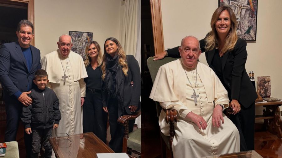 Amalia Granata y Leonardo Squarzon junto al Papa Francisco