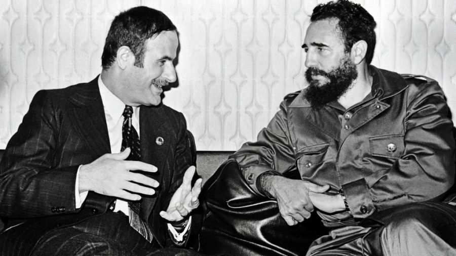 Hafez al Asad, en una foto de archivo con Fidel Castro.