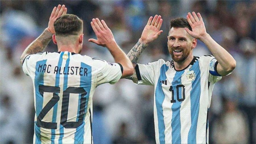 Alexis Mac Allister Lionel Messi Selección Argentina 