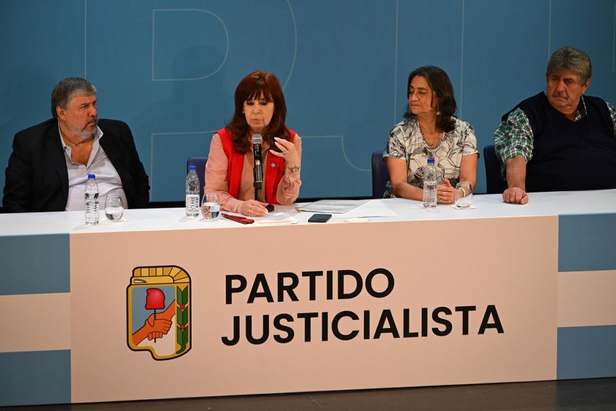 Cristina asumió la presidencia del PJ