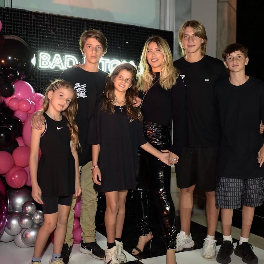 Wanda Nara en su cumpleaños junto a sus hijos