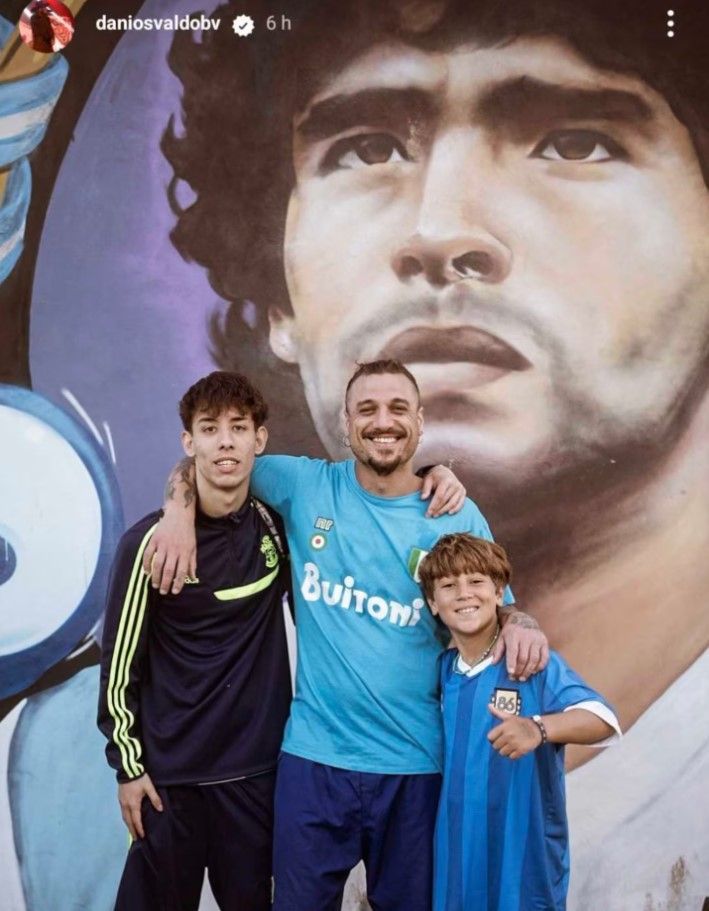 Daniel Osvaldo y sus hijos en Villa Fiorito