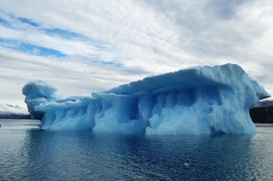 El iceberg más grande del mundo se desprendió de la Antártida.