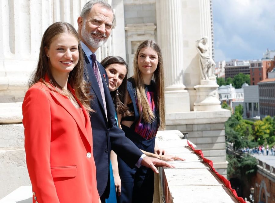 El rey Felipe VI, la reina Letizia, y las princesas Leonor y Sofía