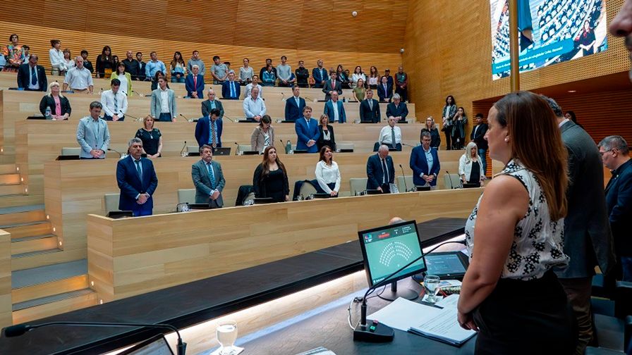 Legislatura de Córdoba y otro duro debate