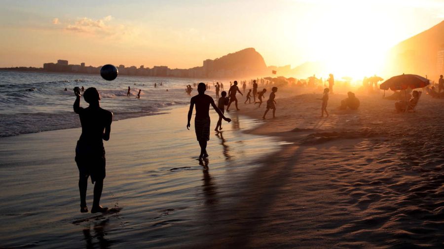 El ingreso de turistas al país volvió a caer en noviembre mientras cada vez más argentinos viajan al exterior 20241223