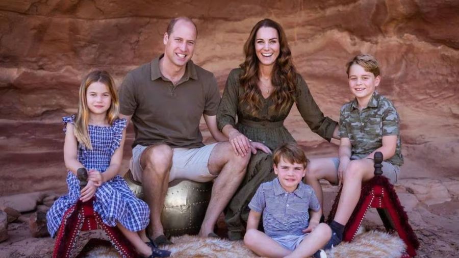 Kate Middleton y el príncipe William con sus hijos