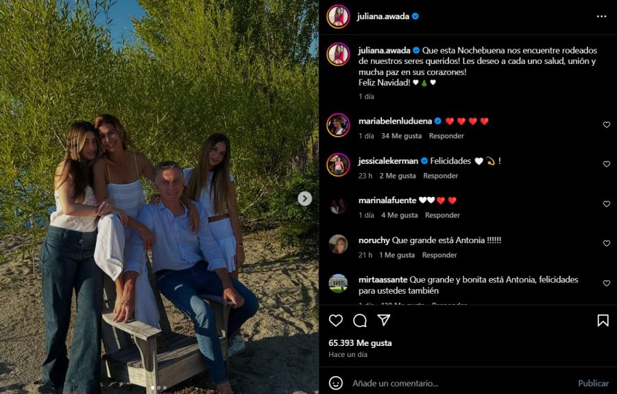 Juliana Awada, Mauricio Macri y sus hijas festejando Navidad